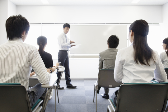 ホワイトカラー職の生産性向上手法 人材採用 人事制度構築 給与制度 退職金制度設計なら大阪人事コンサルティングセンター